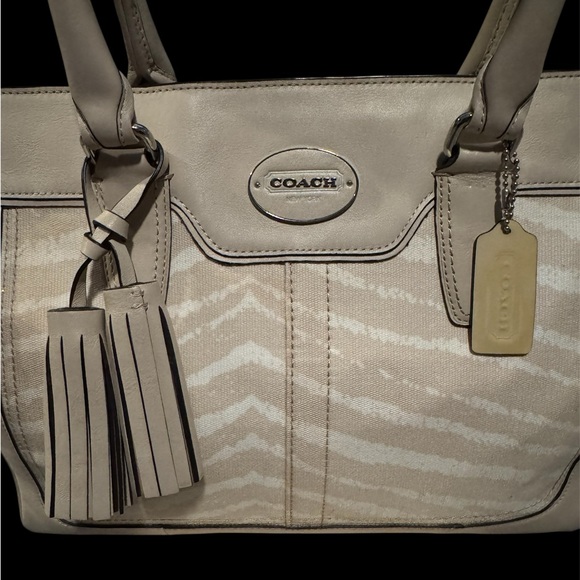 Coach Legacy Candace Carryall W/ Dustbag - Picture 3 of 10